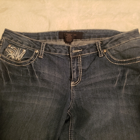 Earl Jeans Women's Blue Boot Cut with Silver Embellishments - Picture 2 of 4